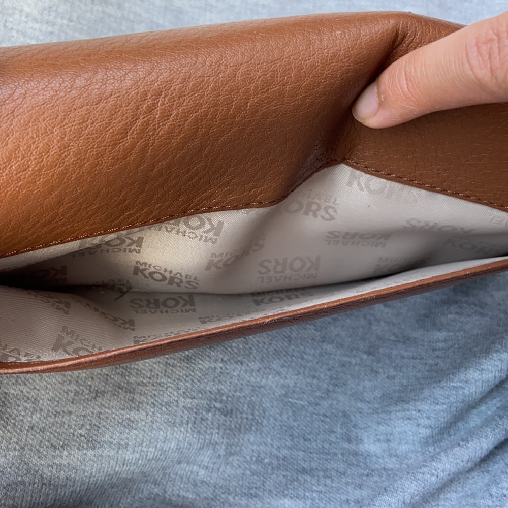 Michael Kors brown leather wallet. - Picture 3 of 7